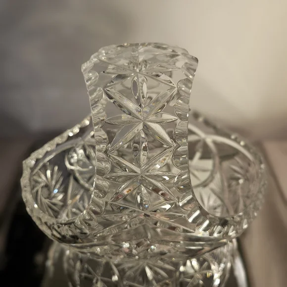 VTG Large Lead Crystal Heavy Cut Glass Basket w/ Stars & Pinwheels